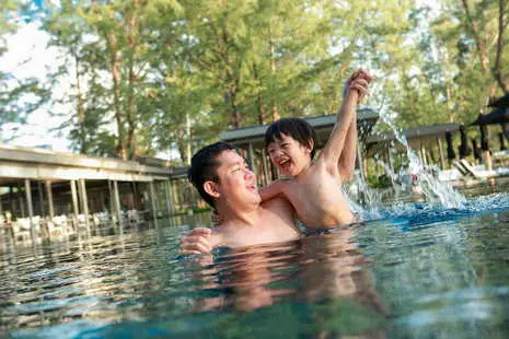 koh Lanta family, babymoon and family vacaton photographer