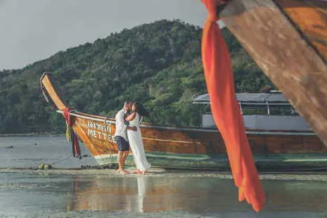 koh Lanta, koh Phi Phi honeymoon and pre-wedding photographer